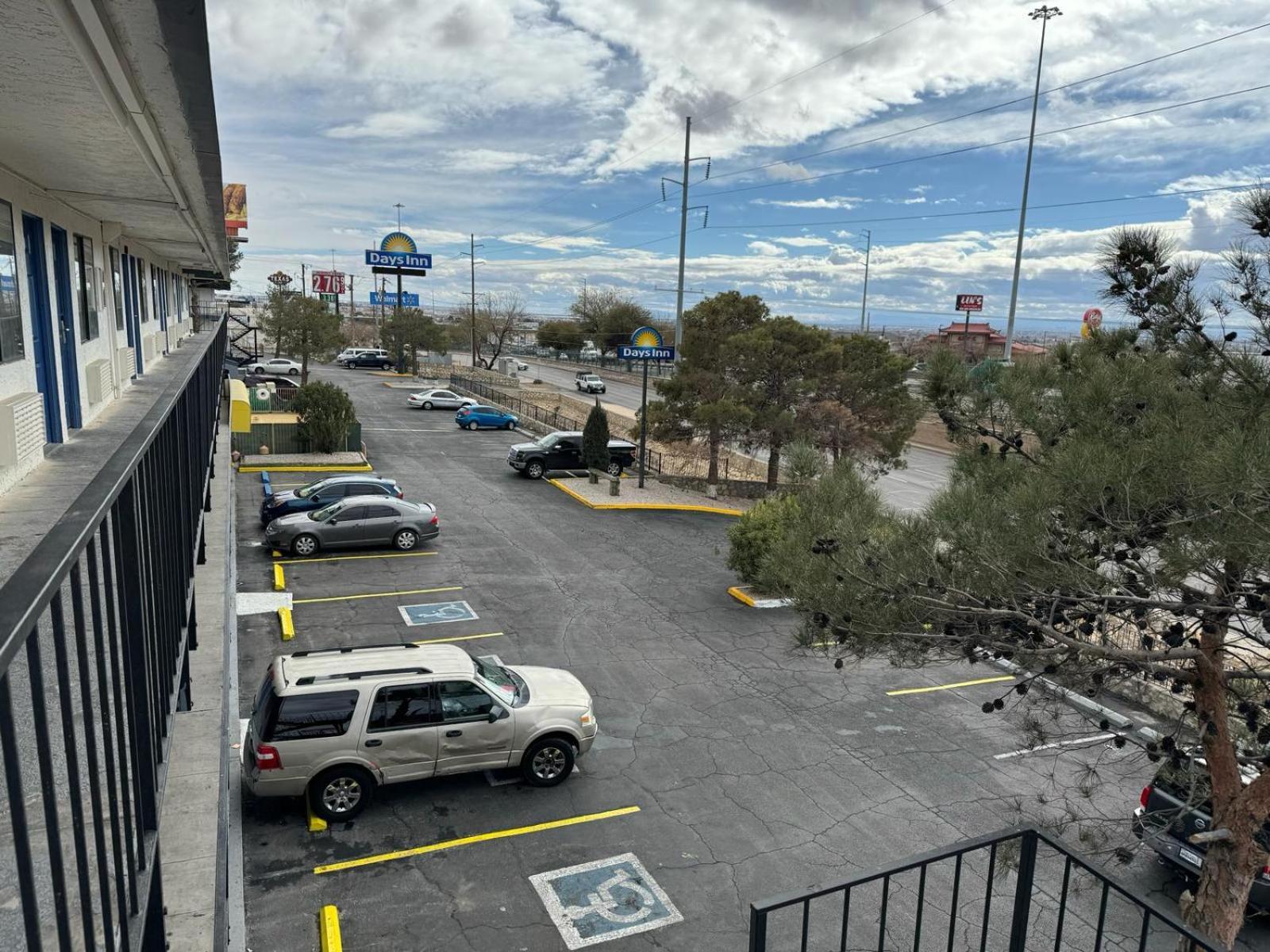 Days Inn By Wyndham El Paso Airport East Exterior foto